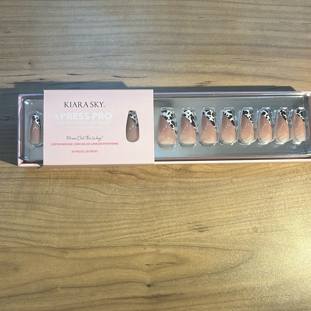 Kiara Xpress Pro Press-On Nails - Nude and Black